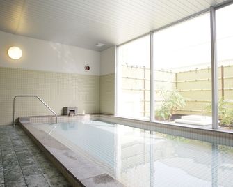 Hotel Nishi In Fujisan - Fuji - Piscină