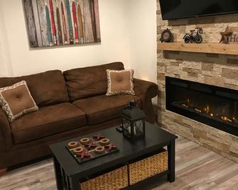 Cozy Condo - Cass - Wohnzimmer