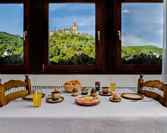 Apartments Haus Daniela - Cochem - Dining room