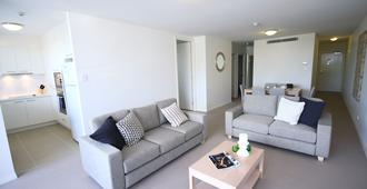 Domain Serviced Apartments - Brisbane - Living room