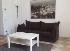 Residence Shopping Outlet - Novi Ligure - Living room