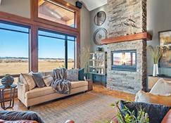Raz Hideaway Ranch Villa - Sturgis - Living room
