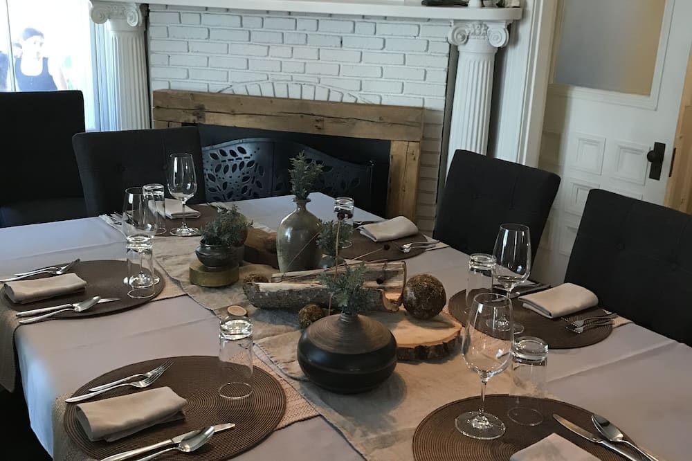 La Maison De Ville - Bed & Bistro - מאגוג - מסעדה