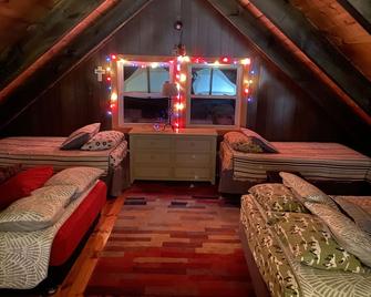 Vacation home near golf, skiing, shopping, & Private Beach Club at Lake Ossipee - Freedom - Bedroom