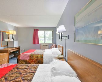 OYO Hotel Pipestone Mn, Canterbury Park - Pipestone - Bedroom