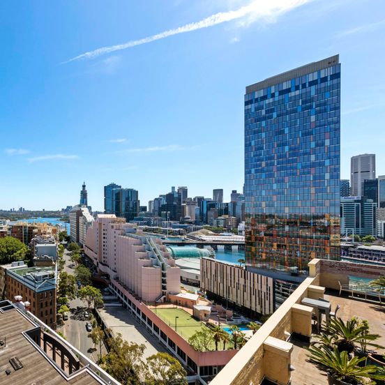 Oaks Sydney Goldsbrough Suites image 1