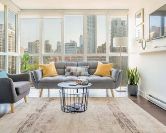 Sunset Beach Walk 2bd+2ba+1prk Yaletown - Vancouver - Living room