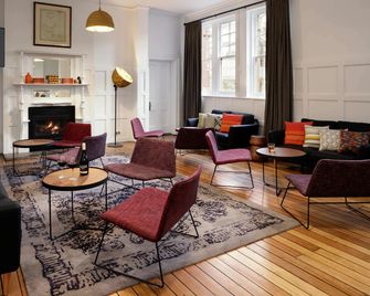 Rydges Hobart - Hobart - Living room