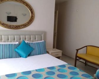 Deniz Kizi Hotel - Gümüldür Cumhuriyet - Bedroom