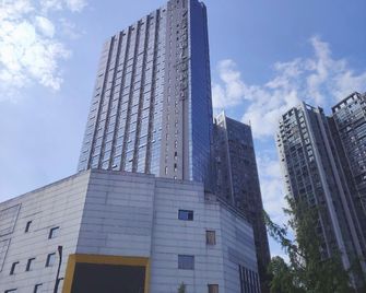 Yunfuli Hotel (Zigong Lantern Park Fanhua Shopping Plaza Branch) - Zigong - Building