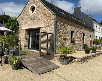 Longere In The Countryside Near Quimper And Concarneau - Leuhan - Edificio