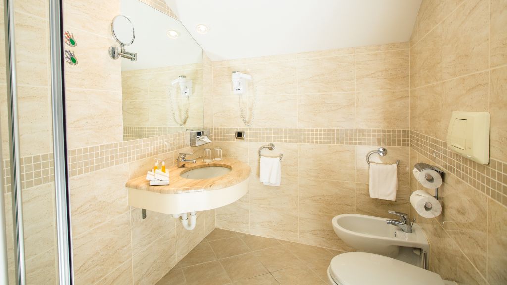 هيسيتا هوتل جوغيند