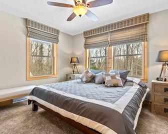 Maple Run Chalet - Cozy retreat, great for groups and family gatherings! - Stowe - Schlafzimmer