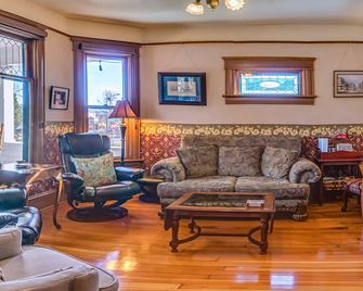 أبيجايلز بد آند بريكفاست إن - آشلاند (اوريغون) - غرفة معيشة