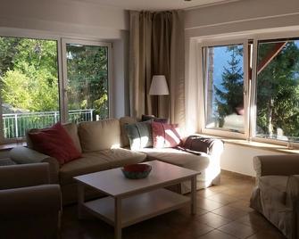 Ground Floor Apartment Highspeed W-Lan, 5 Persons, Terrace\/Garden For Single Use - Iselsberg-Stronach - Soggiorno