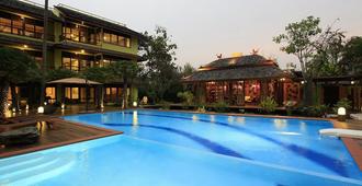 في سي@سوانباك هوتل آند سيرفيسد أبارتمنتس - شيانج ماي - حوض السباحة