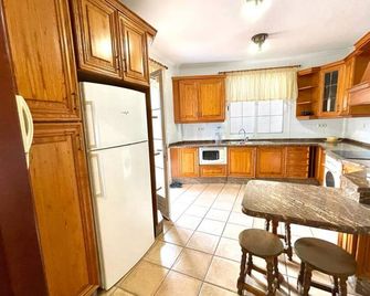 Duque Nest Hostel - Adeje - Kitchen