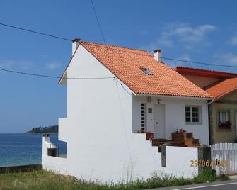 House on the beach Uhía Esteiro - Muros - Building