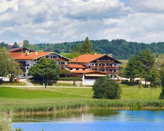 Hotel Seeblick & Ferienwohnung - Pelham - Outdoors view