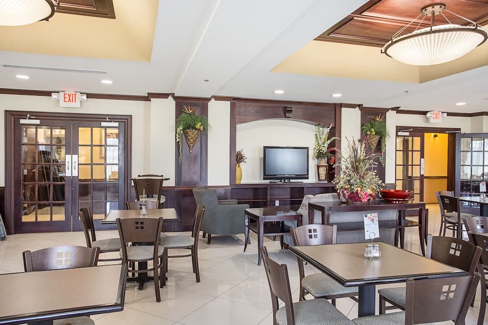 Holiday Inn Express & Suites Byram By IHG