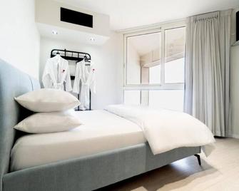 Sweet Love Suite on the sea - - Bat Jam - Schlafzimmer