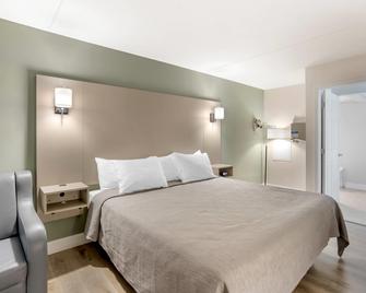 Quality Inn - Smoketown - Bedroom