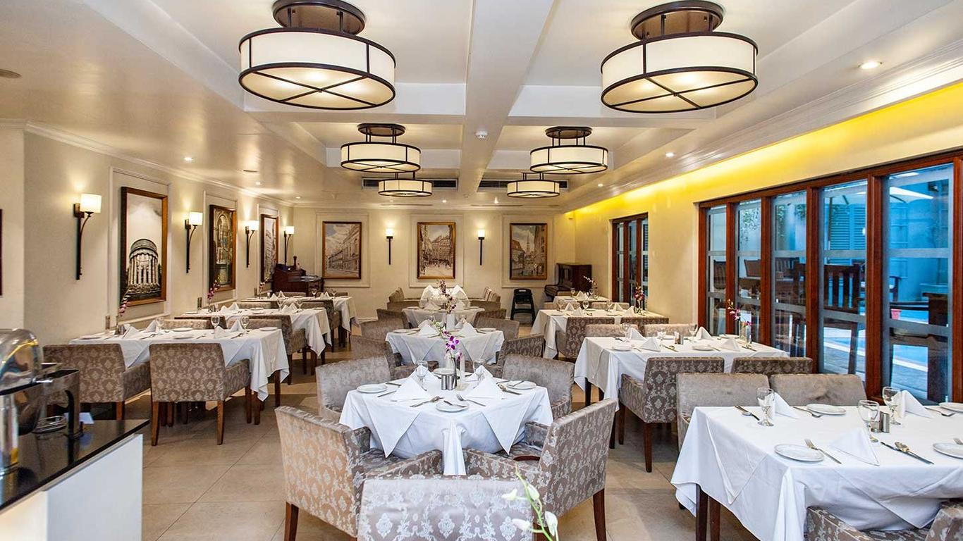 Royal Park Residence