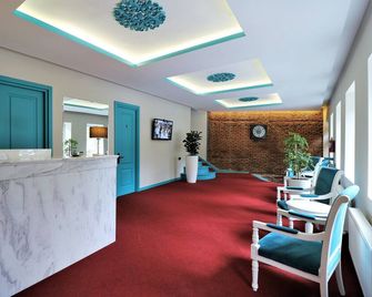 City Inn - Boutique Hotel Tbilisi - Tbilisi - Front desk