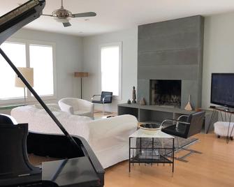 Gracious Mini-Estate 5 mins Westhampton - Eastport - Sala de estar