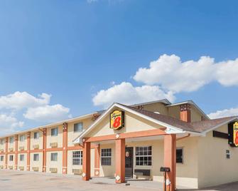 Super 8 by Wyndham Chickasha - Chickasha - Building