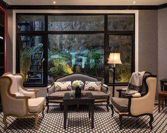 أكوستيك هوتل آند سبا - هانوي - ردهة