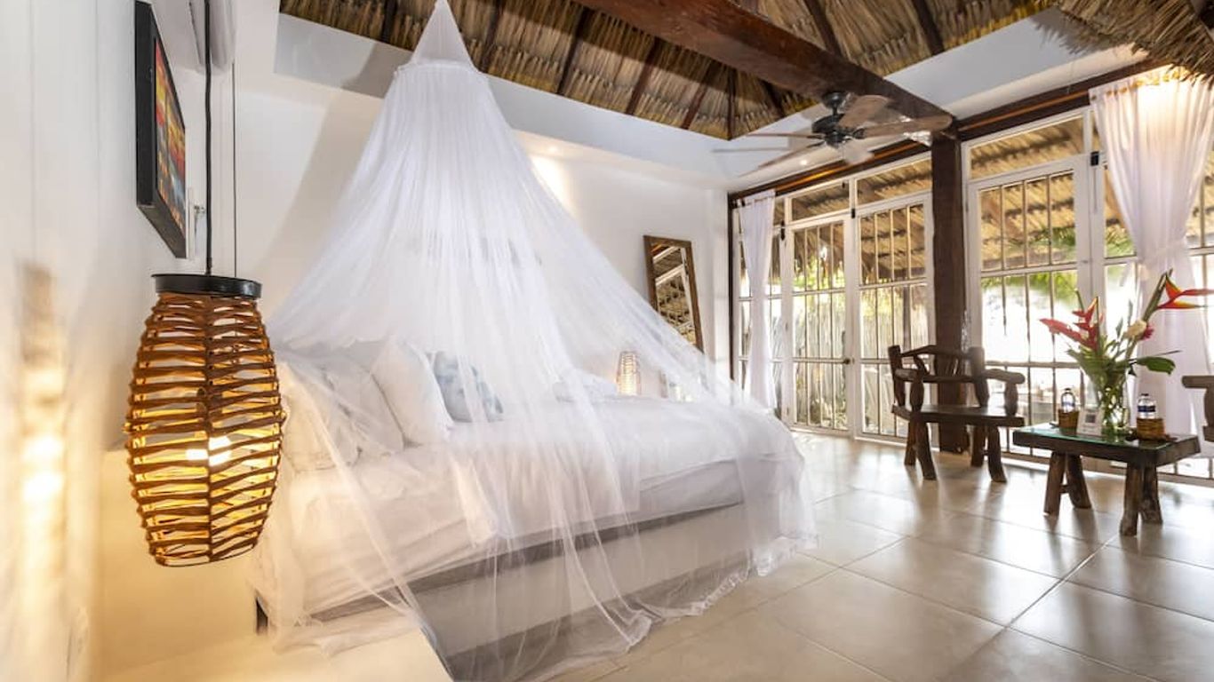 Hotel Coralina Island