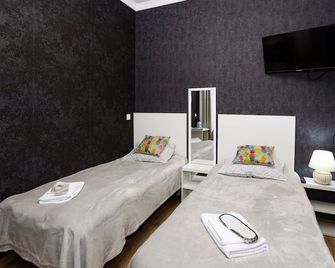 Your House In Tbilisi - Tiflis - Habitación