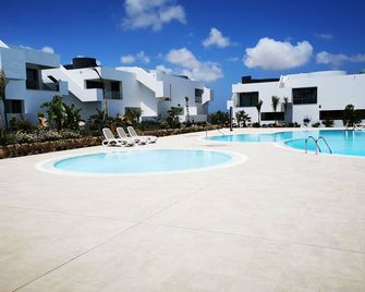 Ferienwohnung für 2 Personen in Neuer Urbanisation mit Gemeinschaftspool - Villaverde - Piscine