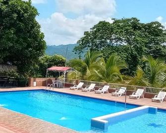 Loma Linda Hotel De Naturaleza - La Mesa - Pool