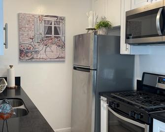 Beautiful unit in the heart of Belmont Shores!!! - Long Beach - Cocina