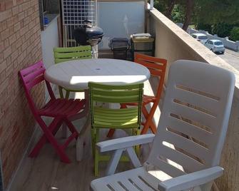 Three-room apartment 4 + 2 beds very close to the sea - Vada - Balcone