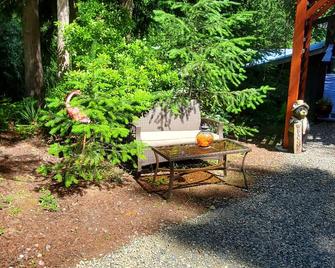 nature loft on 10 acreas - Qualicum Beach - Patio