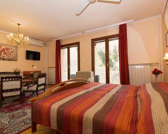 Budavar Bed And Breakfast - Budapest - Bedroom