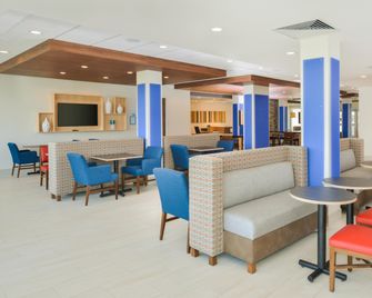 Holiday Inn Express & Suites Chadron By IHG - Chadron - Sala de estar