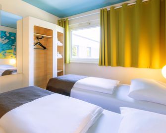 B&B Hotel Stuttgart-City - Stuttgart - Bedroom