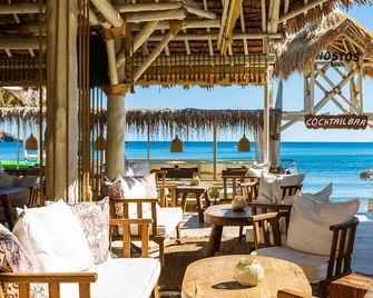 Nostos Beach Boutique Hotel - Bali - Restaurante