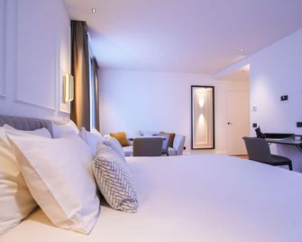 Ambassador Palace Hotel - אודינה - חדר שינה