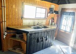 Little Middle perfect for 2 - Sault Ste. Marie - Kitchen