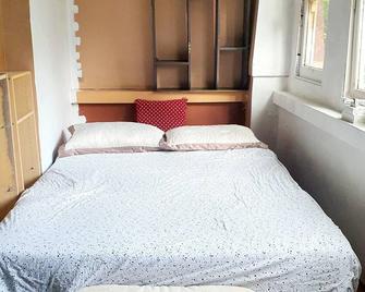 St Kilda East Backpackers' Hostel - Melbourne - Bedroom