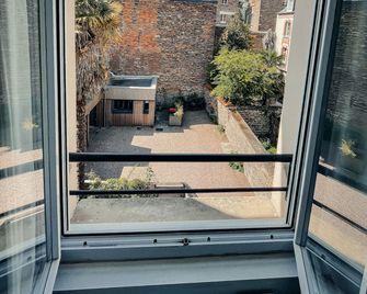 Garden Hotel Rennes Centre Gare - Rennes - Balcon
