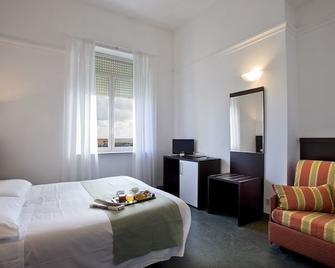 Dipendenza Hotel Bellavista - Lido di Ostia - Bedroom