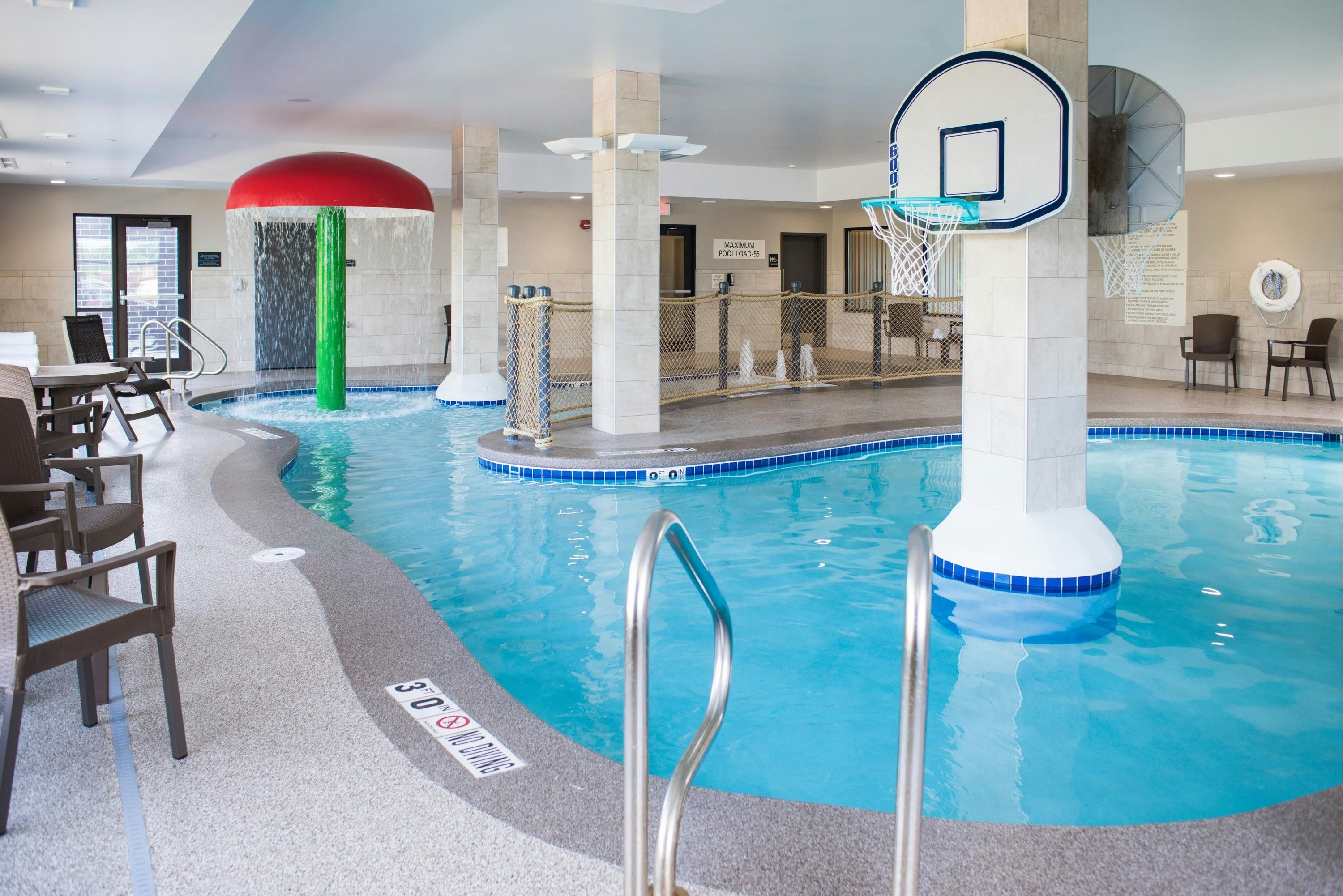 Hampton Inn & Suites Wisconsin Dells Lake Delton - Wisconsin Dells - Pool