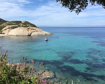 Giglio Island, spacious and cozy apartment in the medieval village of Castello - Giglio Castello - Spiaggia