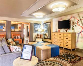 كومفرت إن - توبيلو - غرفة معيشة